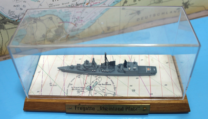 Fregatte F 209 "Rheinland-Pfalz" in Vitrine (1 St.) D 20xx Albatros ALK 20